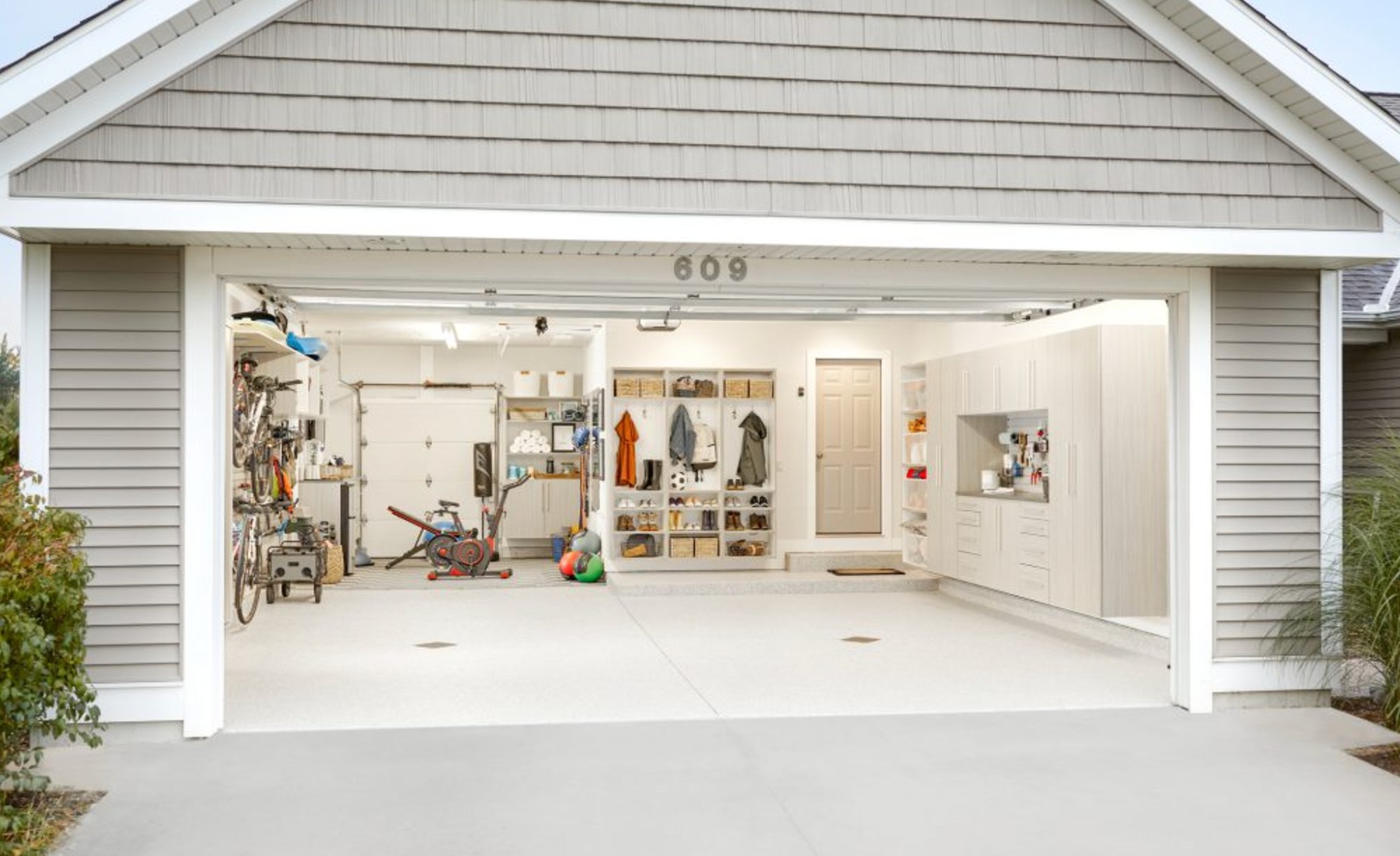 What Color Should You Paint Your Garage? (+5 Best Colors)