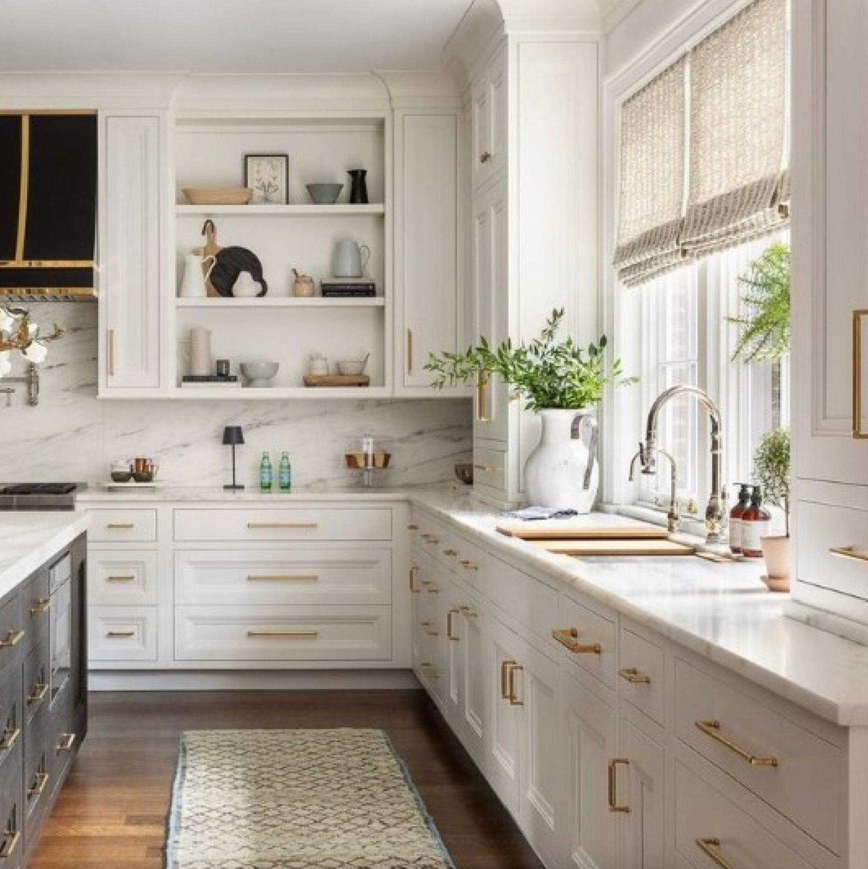 Best White Paint Colors for Kitchen Cabinets