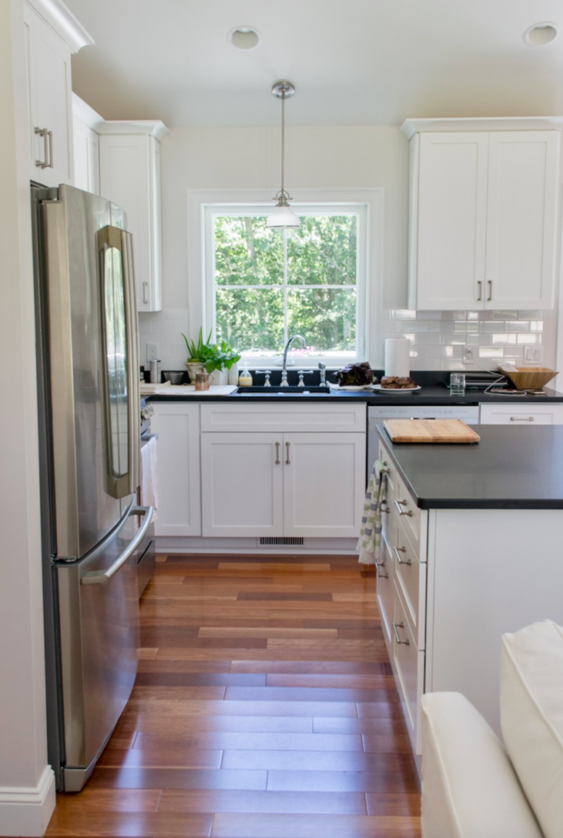 Best White Paint Colors for Kitchen Cabinets