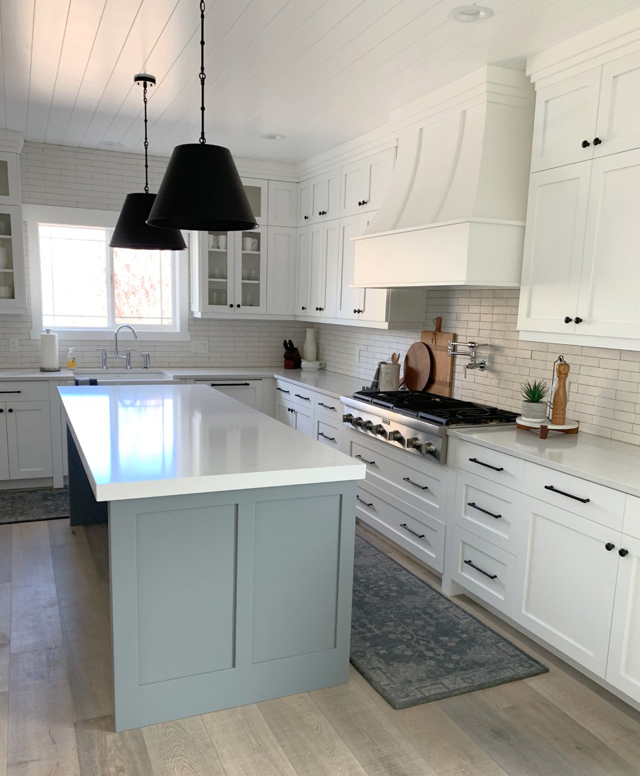 Best White Paint Colors for Kitchen Cabinets