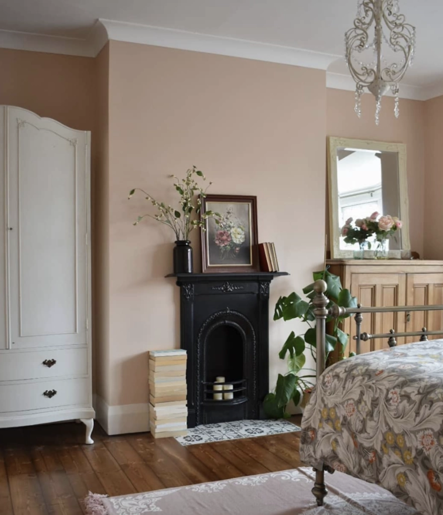 Setting Plaster FB in a bedroom